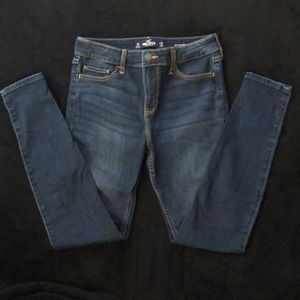 Dark blue jeans from Hollister. Size 3 short mid-rise